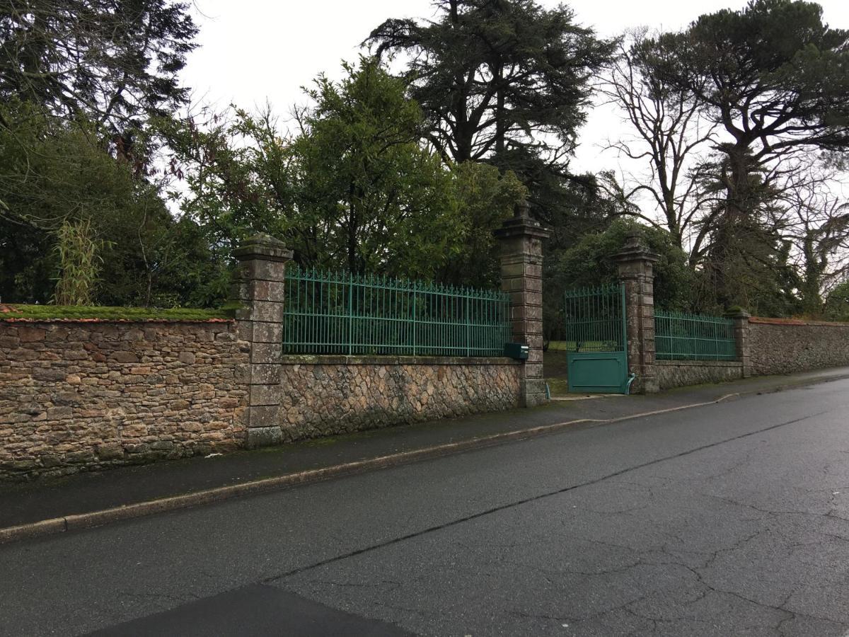 Le Chateau Des Tourelles En Vendee La Gaubretiere Exterior photo