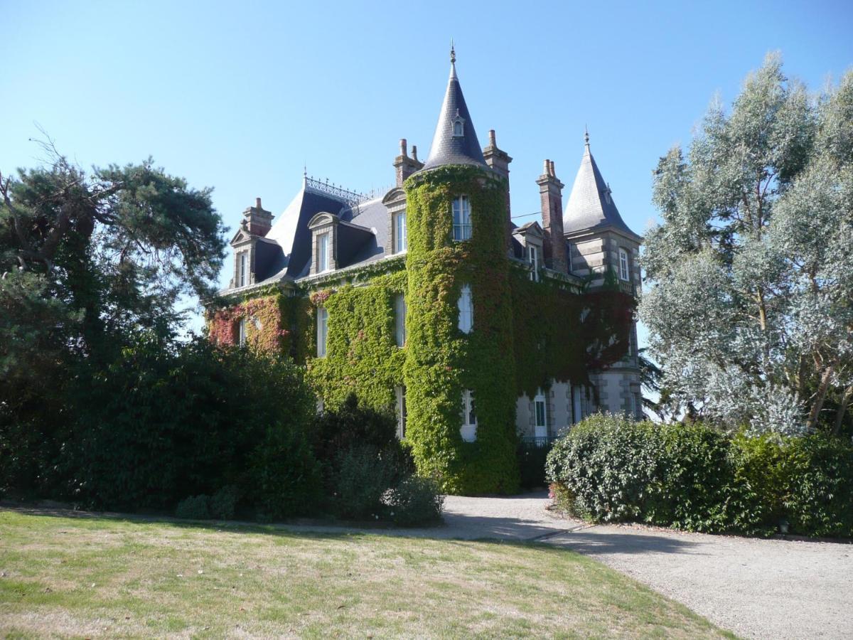 Le Chateau Des Tourelles En Vendee La Gaubretiere Exterior photo