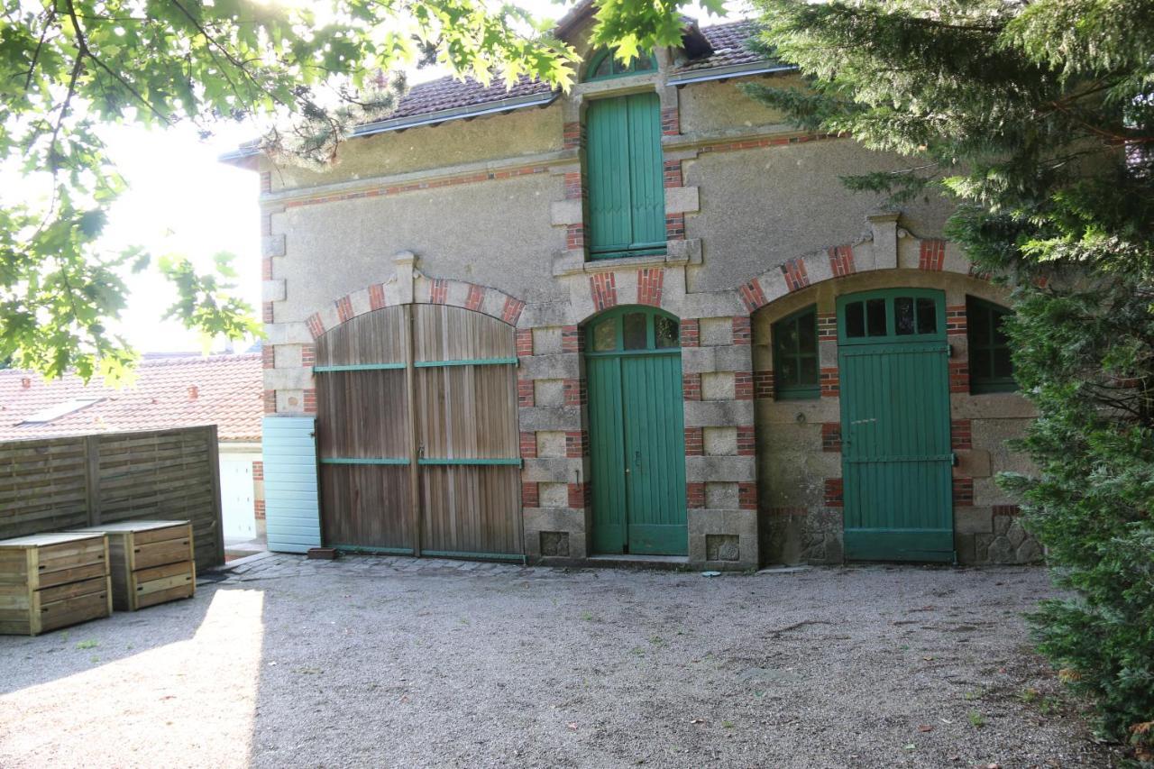 Le Chateau Des Tourelles En Vendee La Gaubretiere Exterior photo