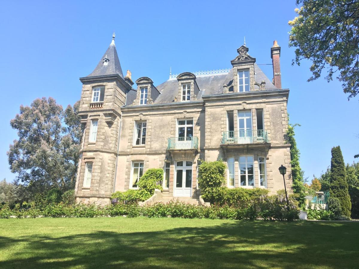 Le Chateau Des Tourelles En Vendee La Gaubretiere Exterior photo