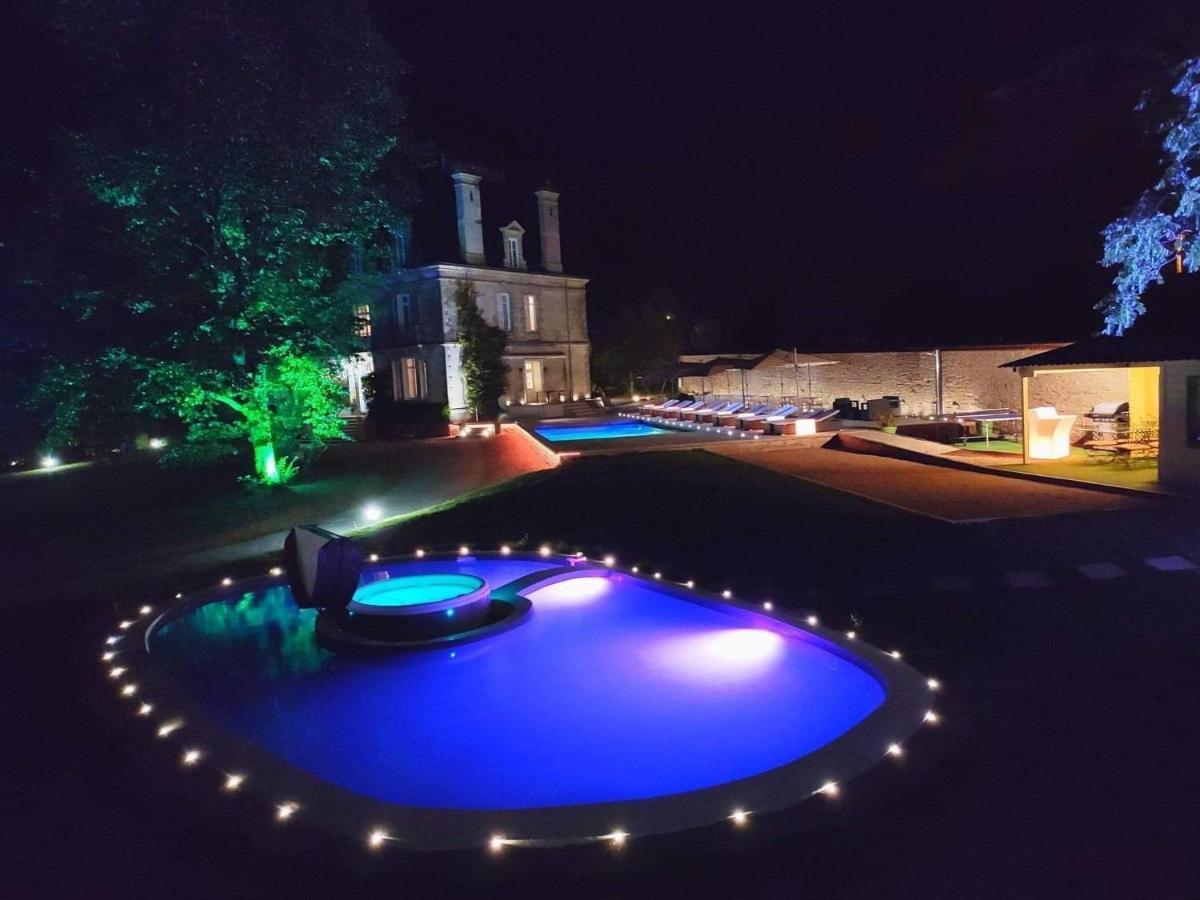 Le Chateau Des Tourelles En Vendee La Gaubretiere Exterior photo