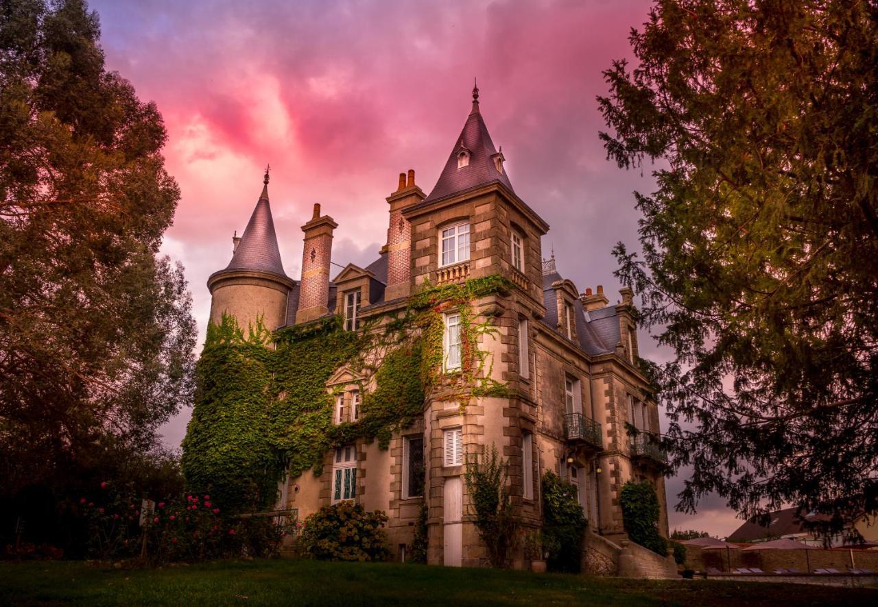 Le Chateau Des Tourelles En Vendee La Gaubretiere Exterior photo