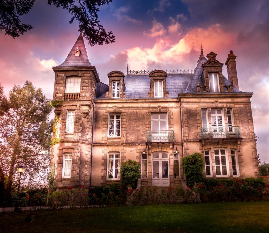 Le Chateau Des Tourelles En Vendee La Gaubretiere Exterior photo
