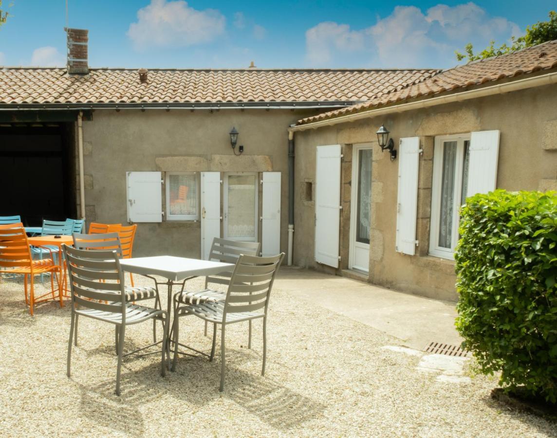 Le Chateau Des Tourelles En Vendee La Gaubretiere Exterior photo